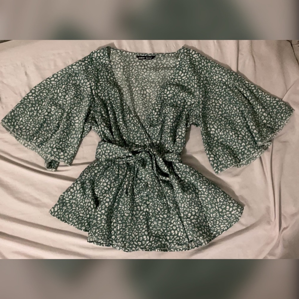 Dalmatian print ruffle hem belted blouse size 2